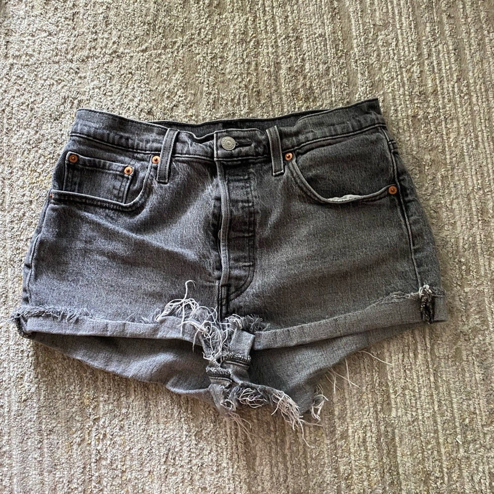 501 levi's black denim shorts